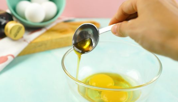 Olive Oil and Egg Mask