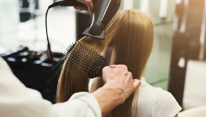 Dry Hair Before Going Out