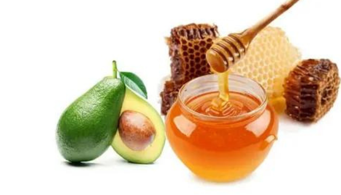 Avocado and Honey Mask (For Dry Hair):