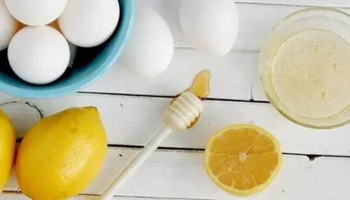.Egg and Lemon Mask (For Oily Hair):